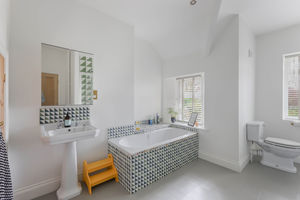 Photo 16- click for photo gallery